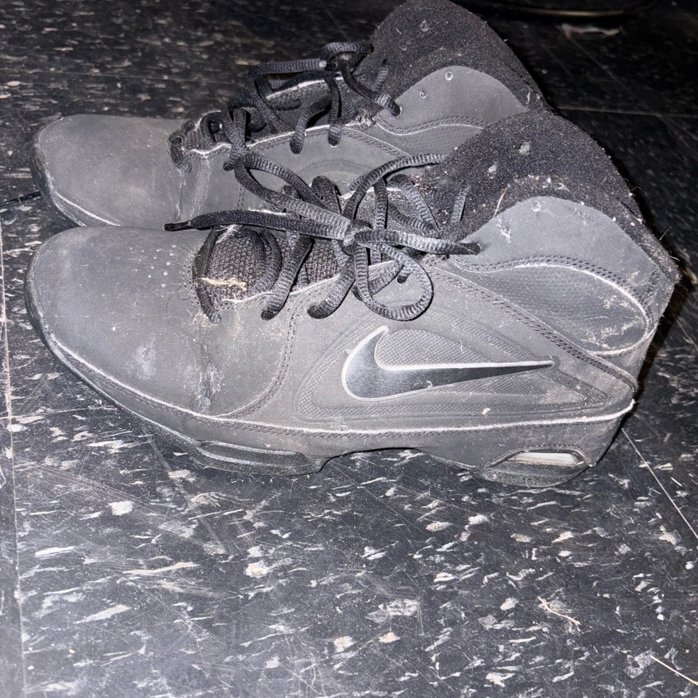 Nike Black Mid-Top Athletic Shoes